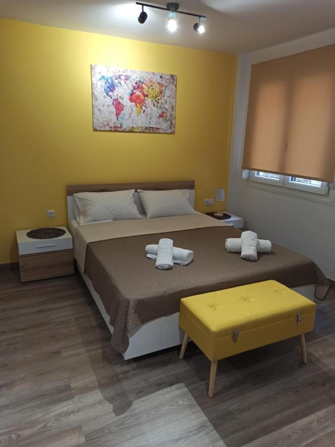 Studio-10 Apartment