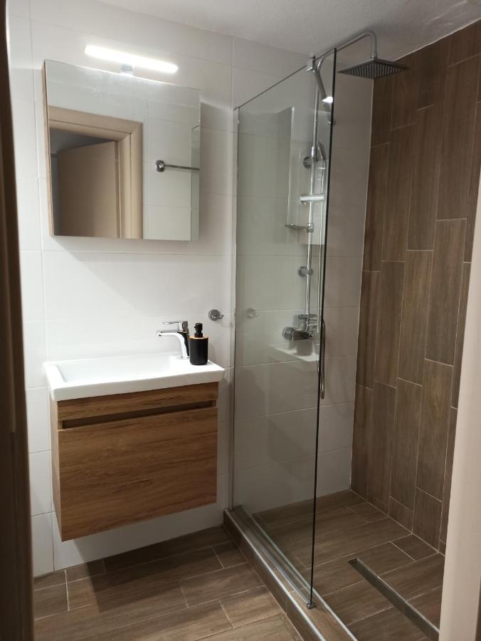 Studio-10 Apartment *